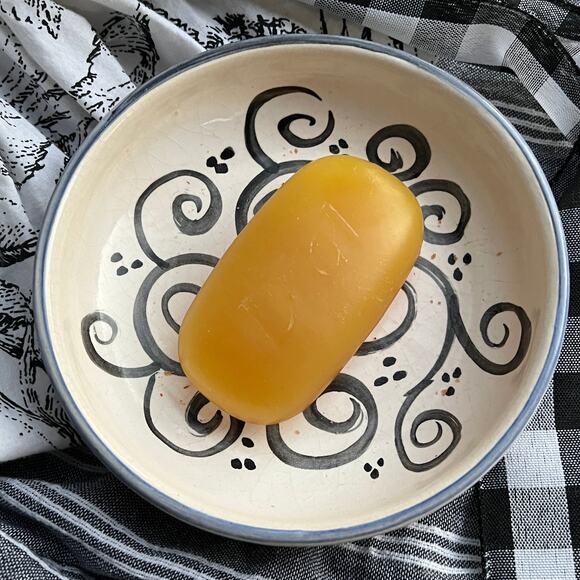 Black and White Pottery Bowl with a Swirl Pattern - Picture 2 of 4